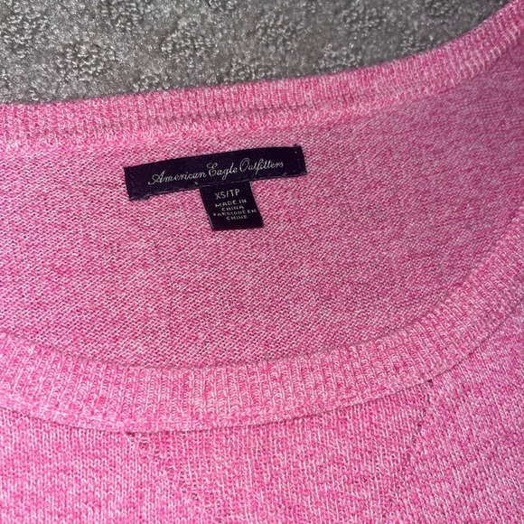 AEO Pink Crew Thin Sweater. - Picture 2 of 4